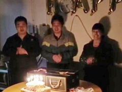 暖心：整体生日Party，，亚投国际细密机械为12月份员工庆祝生日！