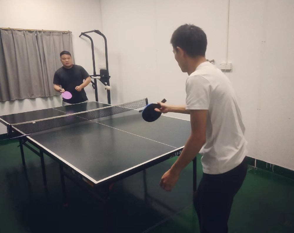 弘扬公司精神，展现员工风范——亚投国际公司乒乓球大赛