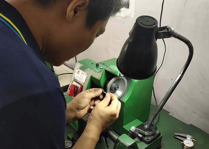 精雕细琢，，，智造未来：：：探秘细密零件磨削工艺的择与优